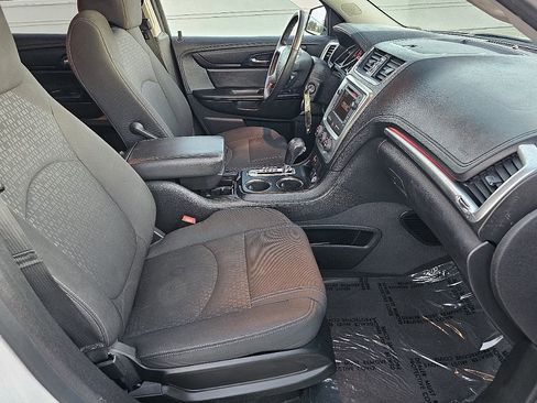 Used 2016 GMC Acadia SLE image 17