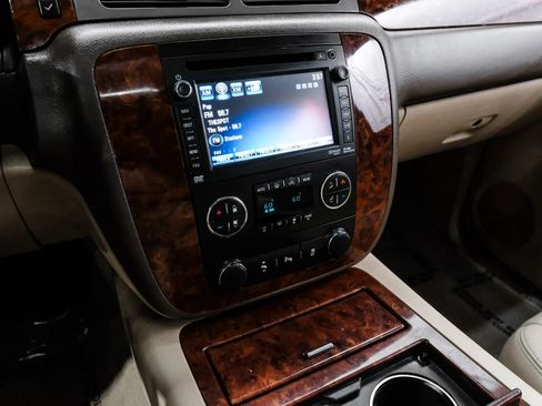 Used 2013 Chevrolet Tahoe LTZ RWD image 29