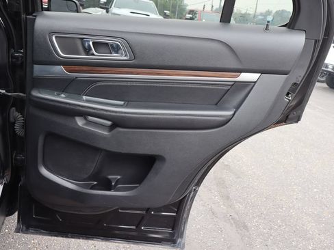 Used 2018 Ford Explorer Limited AWD/4WD image 36