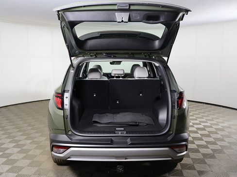 Certified 2025 Hyundai Tucson SE image 13