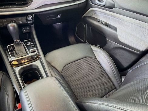 Used 2024 Jeep Compass Latitude image 25