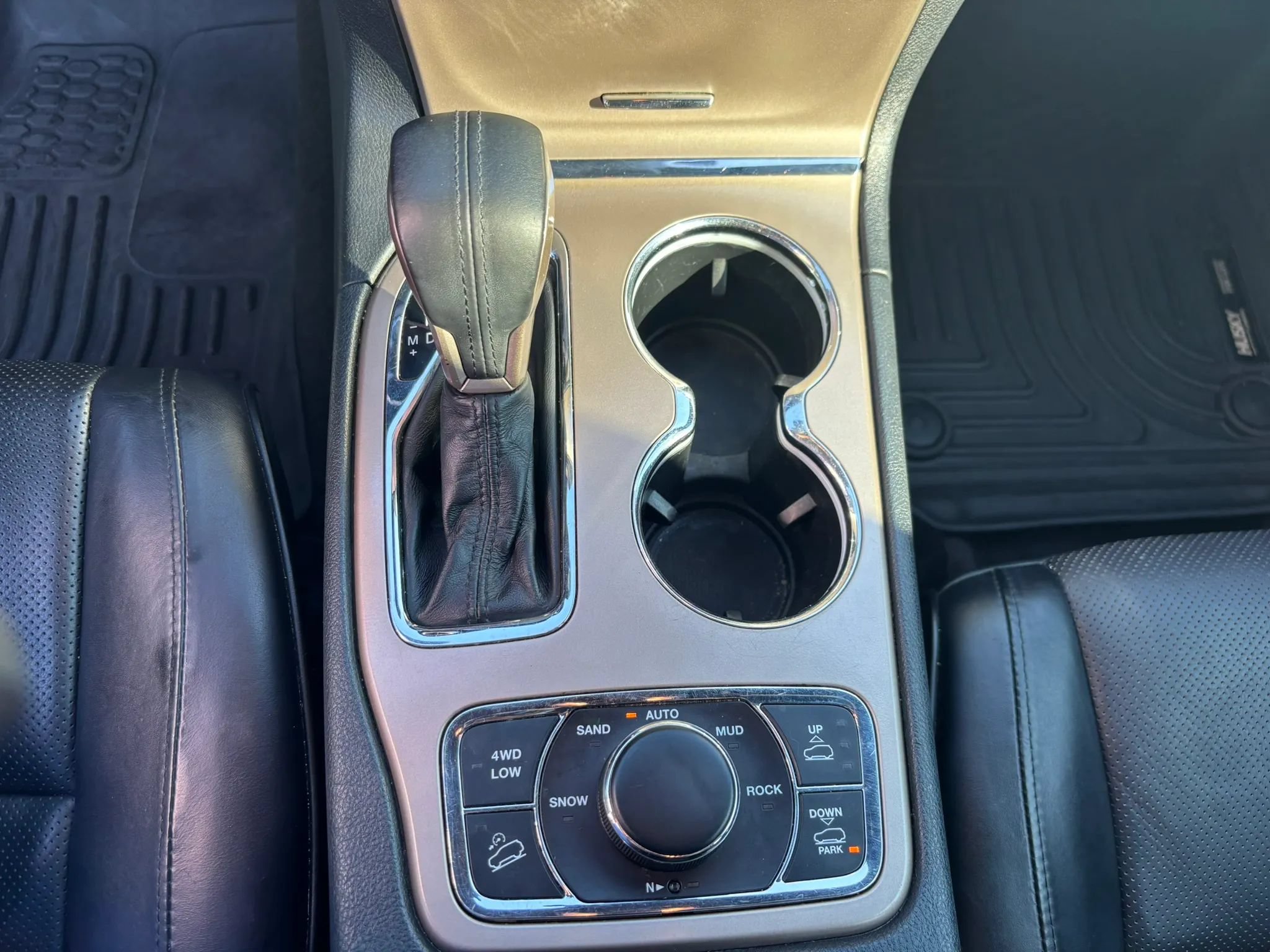Used 2016 Jeep Grand Cherokee Summit w/ Platinum Series Group AWD/4WD image 24