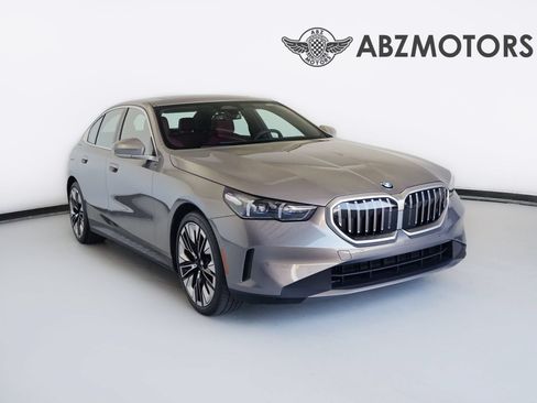 Used 2026 BMW 530i RWD image 1
