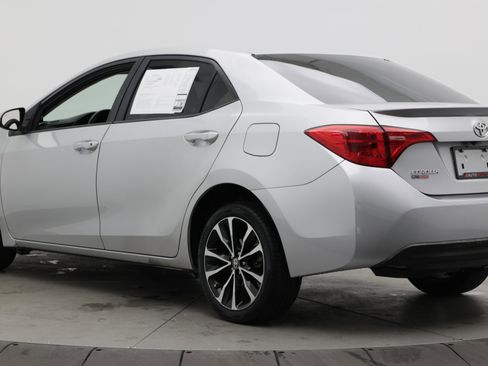 Used 2017 Toyota Corolla SE FWD image 4