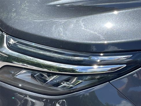 Used 2023 Chevrolet Equinox LT FWD image 9
