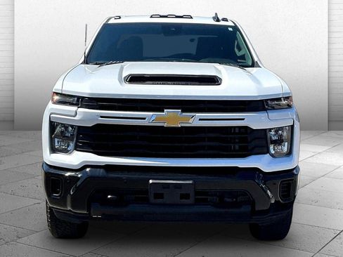 Used 2025 Chevrolet Silverado 2500 Custom w/ Custom Value Package AWD/4WD image 2