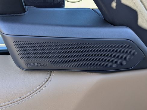 Certified 2025 Land Rover Range Rover SE image 22