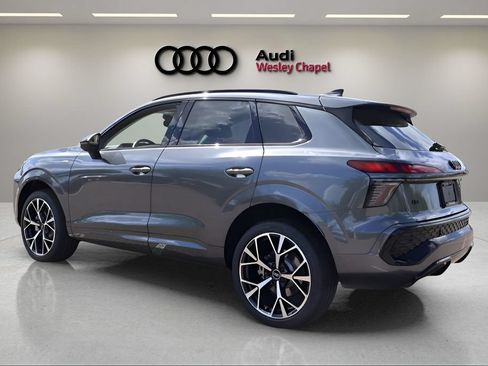 New 2026 Audi Q3 quattro 2.0T w/ 20" Wheel Package AWD/4WD image 3