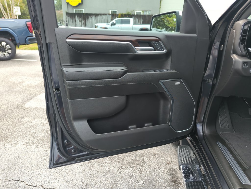 Used 2024 GMC Sierra 1500 SLT RWD image 17