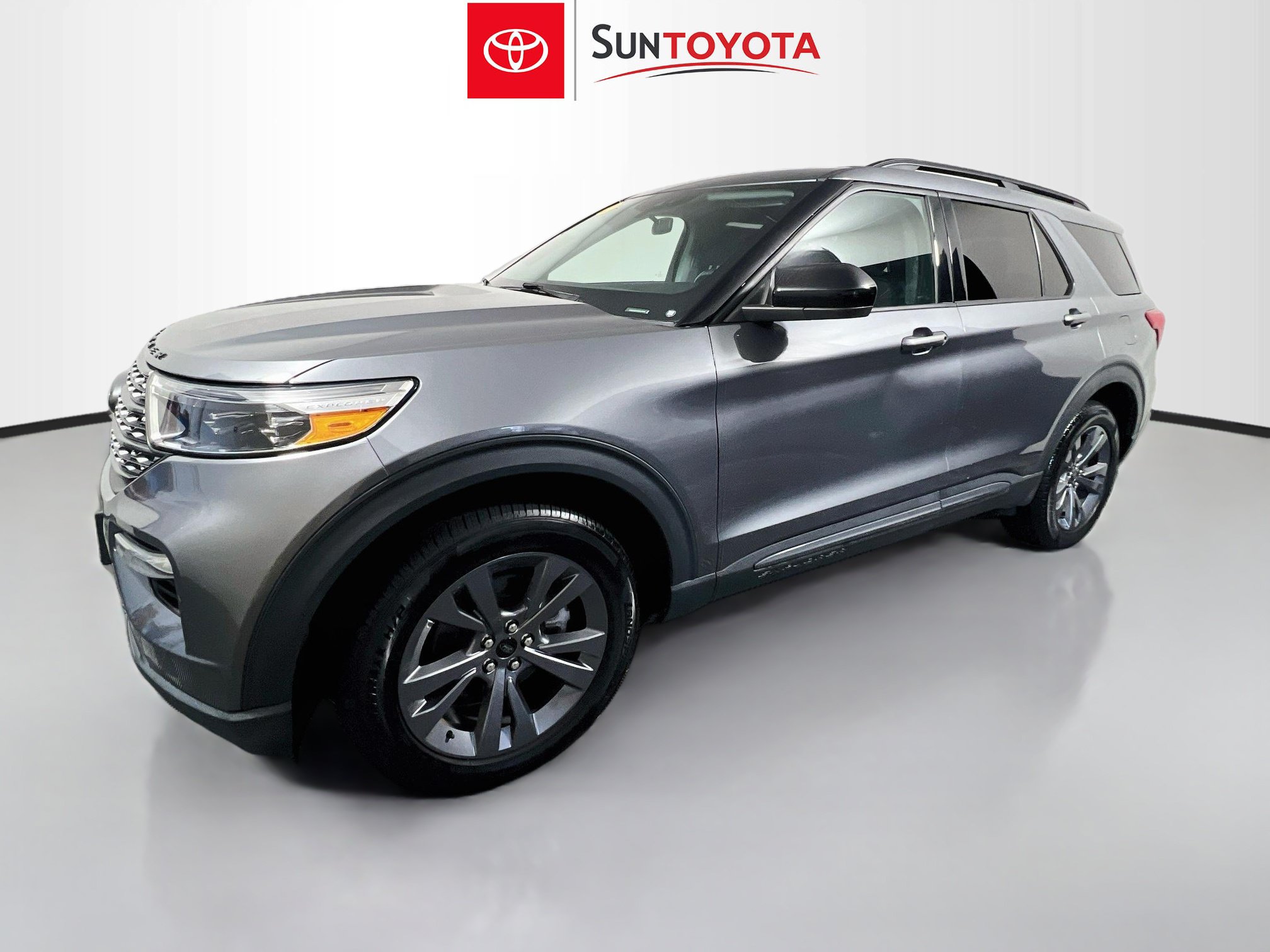 Used 2022 Ford Explorer XLT w/ Equipment Group 202A AWD/4WD image 7