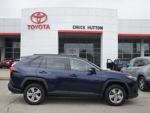 Used 2023 Toyota RAV4 XLE image 1