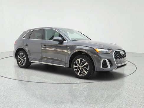 Used 2023 Audi Q5 2.0T Premium Plus w/ Premium Plus Package AWD/4WD image 3