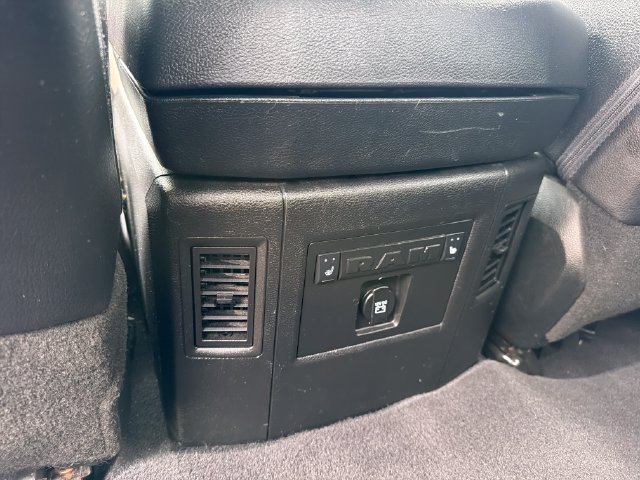 Used 2018 RAM 1500 Laramie w/ Convenience Group AWD/4WD image 27