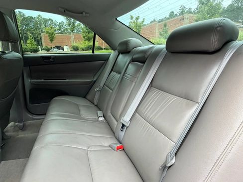 Used 2004 Toyota Camry LE FWD image 17
