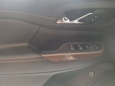 Certified 2023 GMC Acadia SLE w/ Driver Convenience Package image 13