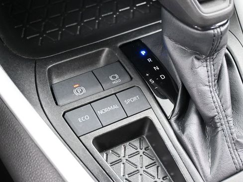 Used 2023 Toyota RAV4 LE image 26