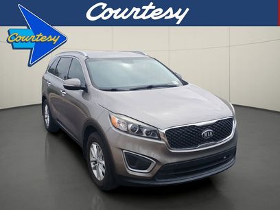 Used 2016 Kia Sorento LX w/ LX Convenience Package
