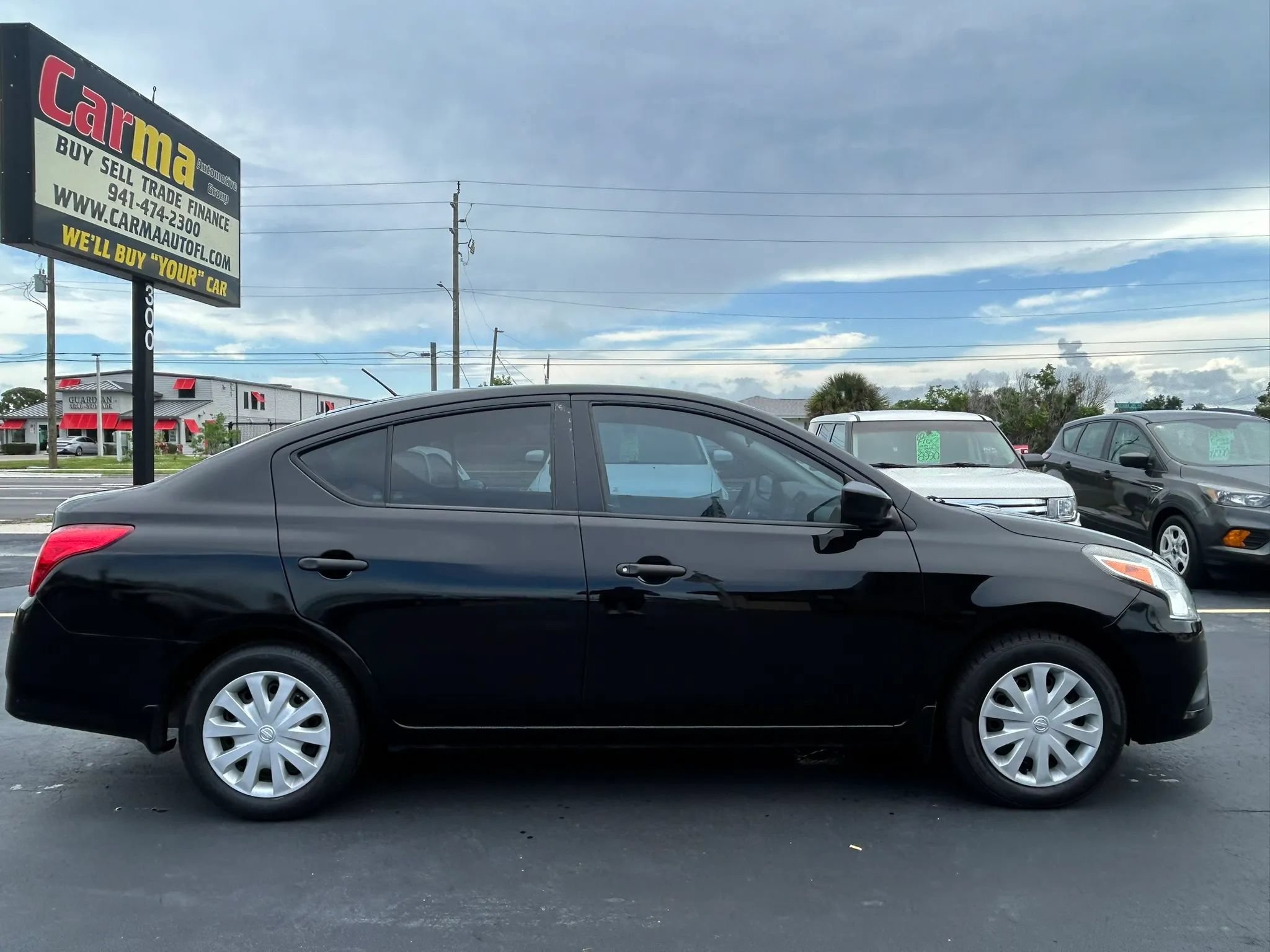 Used 2018 Nissan Versa S FWD image 3