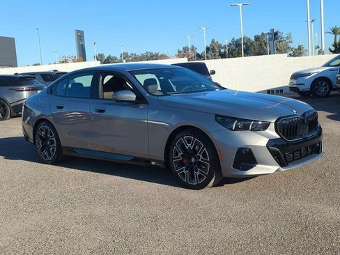 Used 2026 BMW 530i w/ M Sport Package RWD image 4