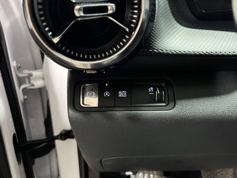 Used 2025 Chevrolet Equinox LT FWD image 23