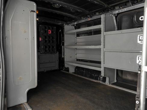 Used 2021 Nissan NV 2500 S image 42