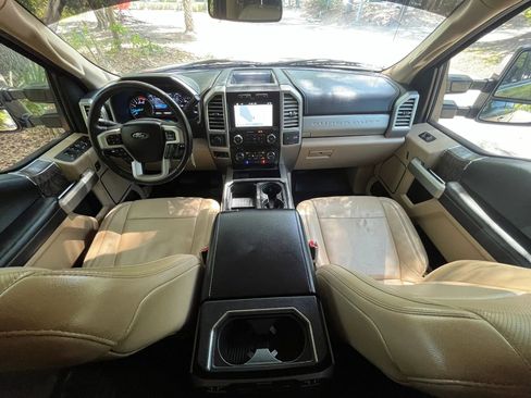 Used 2017 Ford F250 Lariat w/ Chrome Package image 10