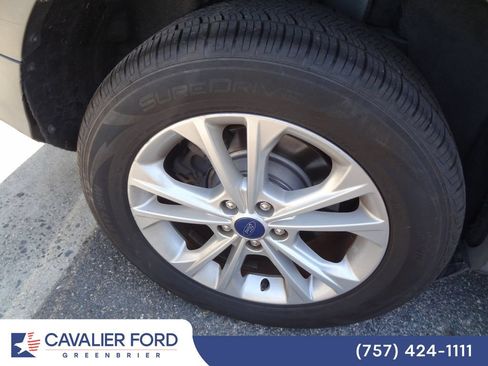 Used 2017 Ford Escape SE FWD image 8