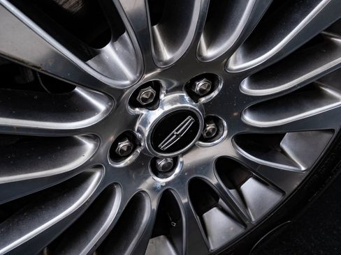 Used 2016 Lincoln MKC Reserve w/ Lincoln MKC Climate Package image 8