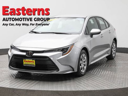 Used 2024 Toyota Corolla LE image 1