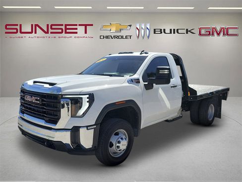 Certified 2024 GMC Sierra 3500 Pro w/ Convenience Package AWD/4WD image 8
