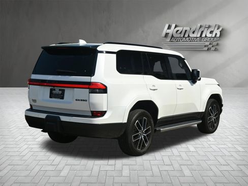 Used 2024 Lexus GX 550 w/ Cold Area Package AWD/4WD image 10