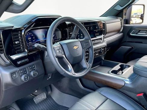 Used 2024 Chevrolet Silverado 2500 High Country w/ High Country Premium Package image 12