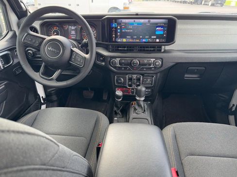 Used 2025 Jeep Wrangler Unlimited Sport AWD/4WD image 14