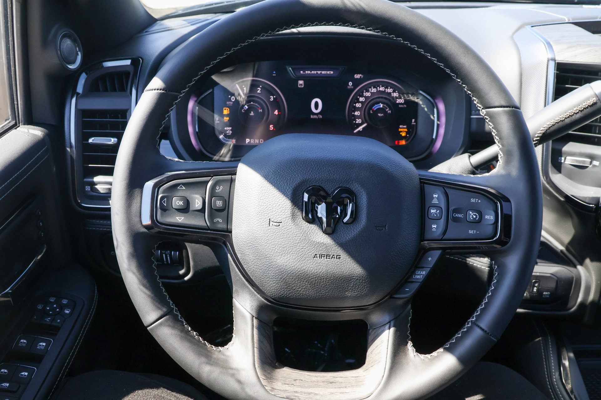 New 2026 RAM 2500 Limited AWD/4WD image 32