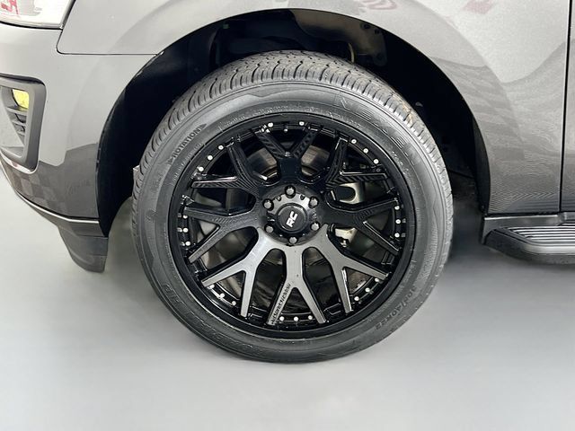 Used 2020 Ford Expedition XLT w/ Equipment Group 201A AWD/4WD image 26