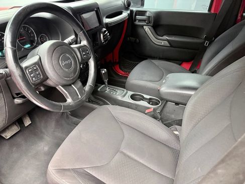 Used 2013 Jeep Wrangler Unlimited Sport w/ Connectivity Group AWD/4WD image 9