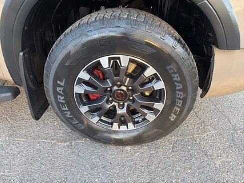 Used 2023 Nissan Titan PRO-4X w/ Pro-4x Convenience Package AWD/4WD image 9