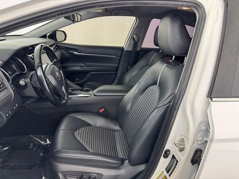 Used 2020 Toyota Camry SE FWD image 21