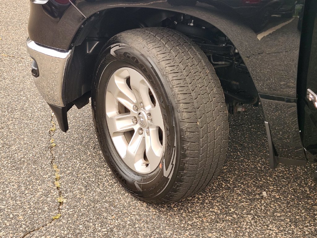 Used 2023 RAM 1500 Laramie AWD/4WD image 31