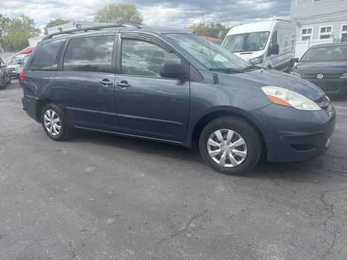 Used 2008 Toyota Sienna CE FWD image 17