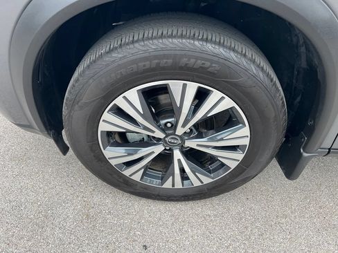 Used 2023 Nissan Rogue SV AWD/4WD image 13