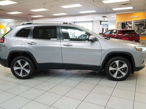 Used 2019 Jeep Cherokee Limited AWD/4WD image 15