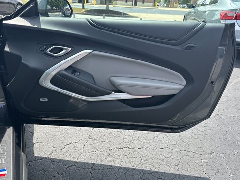 Used 2017 Chevrolet Camaro LT RWD image 15