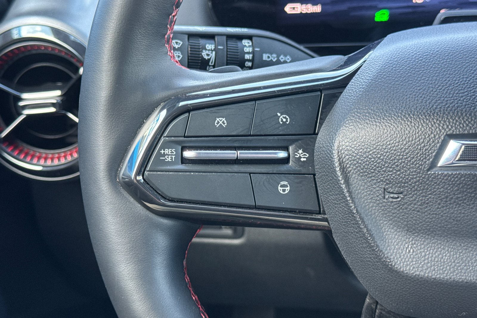 Used 2024 Chevrolet Equinox EV RS FWD image 34