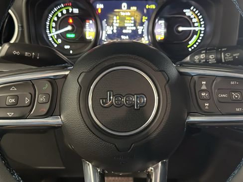 Used 2024 Jeep Wrangler High Altitude AWD/4WD image 9