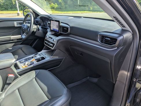 Certified 2023 Ford Explorer XLT w/ Equipment Group 202A image 36