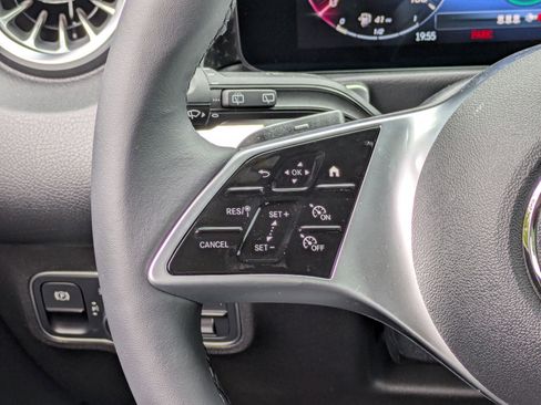 New 2025 Mercedes-Benz GLB 250 image 20