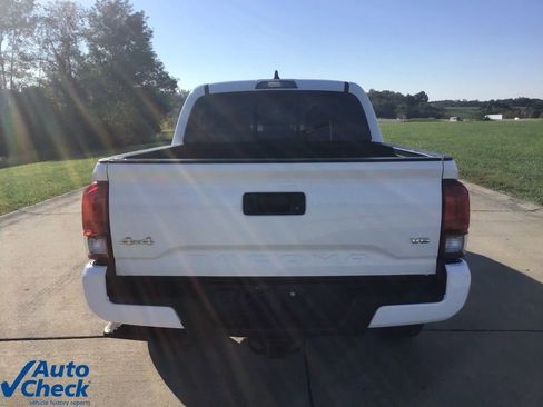 Used 2022 Toyota Tacoma SR image 4