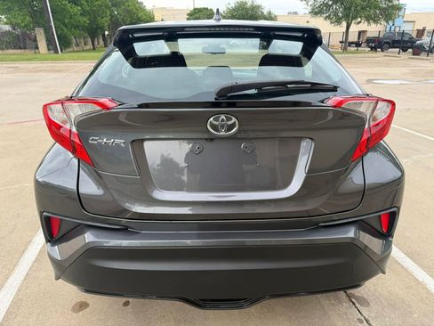 Used 2018 Toyota C-HR XLE FWD image 6