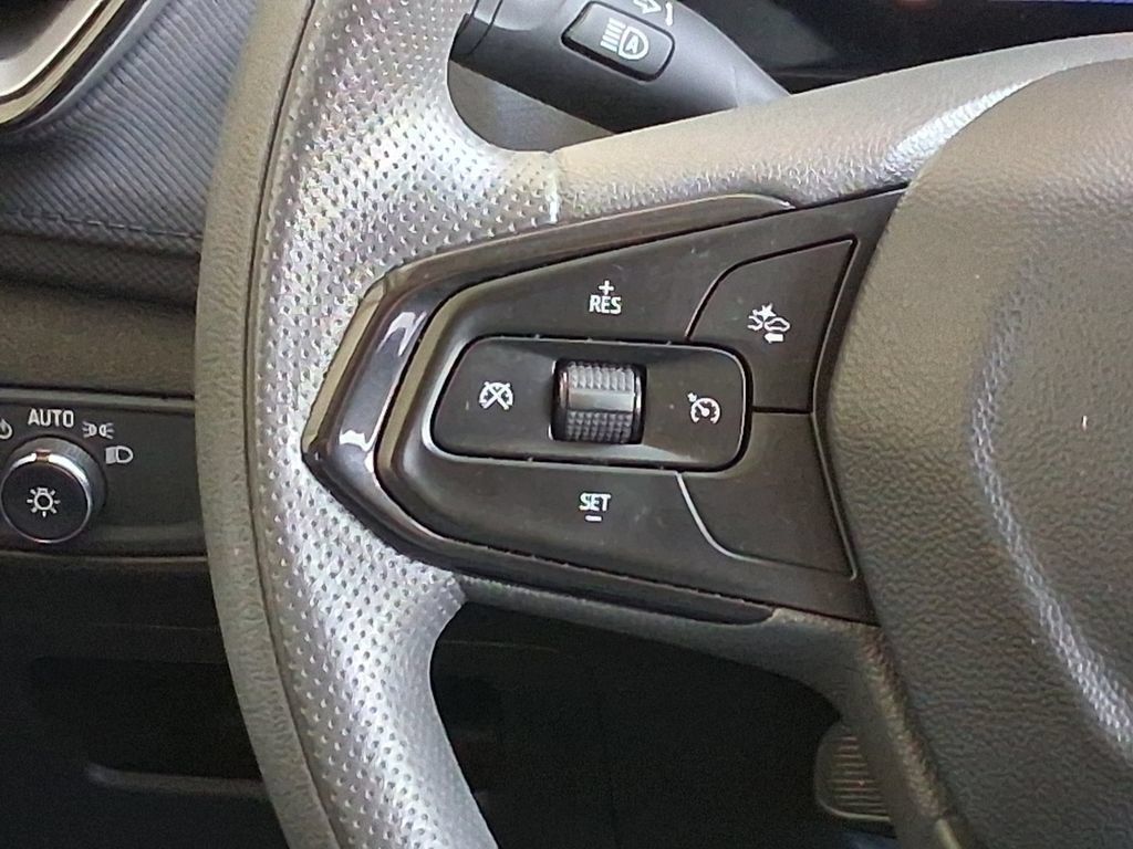 Used 2024 Chevrolet TrailBlazer LS w/ LS Convenience Package FWD image 11